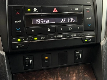 Toyota Camry, 2015г, передний привод, автомат