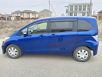 Honda Freed, 2014г, передний привод, вариатор