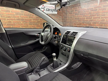 Toyota Corolla, 2011г, передний привод, механика