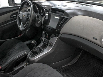 Chevrolet Cruze, 2010г, передний привод, механика