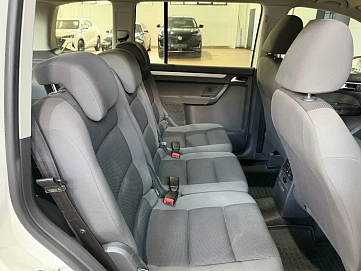 Volkswagen Touran, 2011г., передний привод, механика