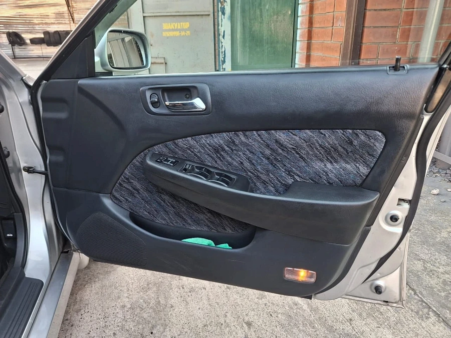 Isuzu Aska, 2001г., передний привод, автомат