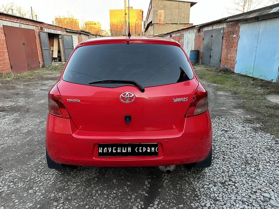 Toyota Yaris, 2008г., передний привод, робот