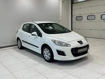 Peugeot 308, 2011г, передний привод, автомат
