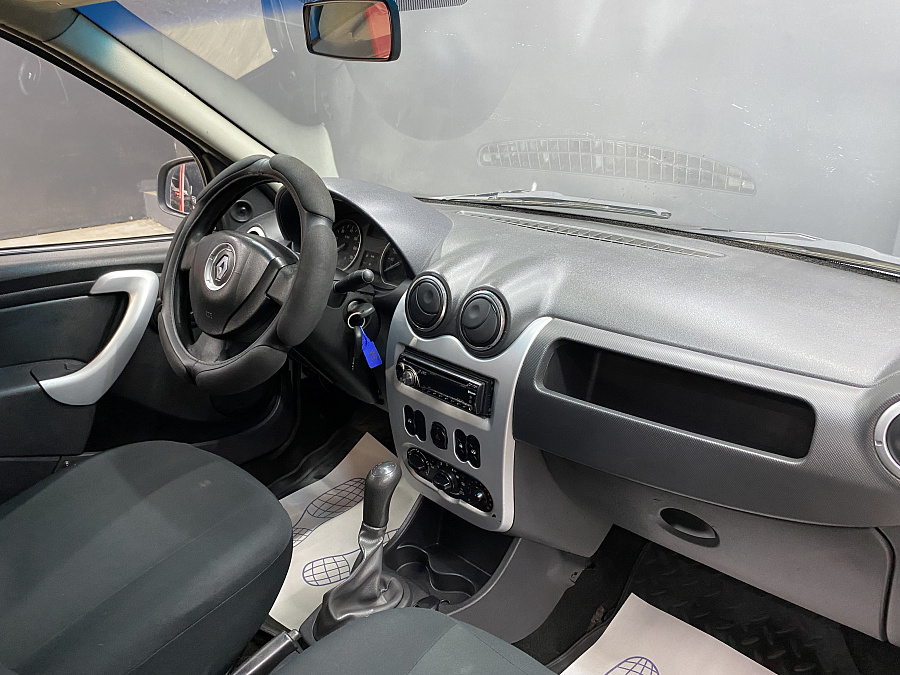 Renault Logan, 2013г., передний привод, механика