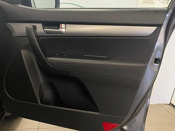 Kia Sorento, 2013г, передний привод, автомат