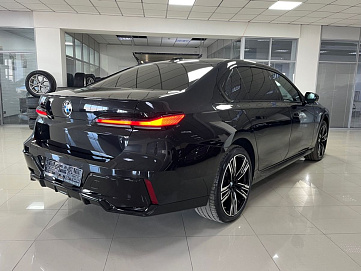 BMW 7 серии, 2024г, полный привод, автомат