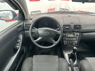 Toyota Avensis, 2008г., передний привод, механика