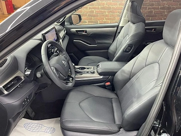 Toyota Highlander, 2025г, полный привод, автомат