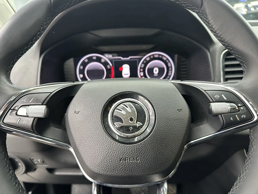 Skoda Karoq, 2021г., передний привод, автомат