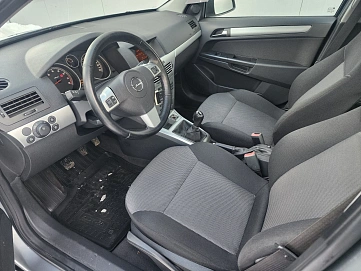 Opel Astra, 2013г, передний привод, механика