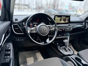Kia Seltos, 2020г, полный привод, вариатор