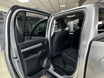 Toyota Hilux, 2018г, полный привод, автомат