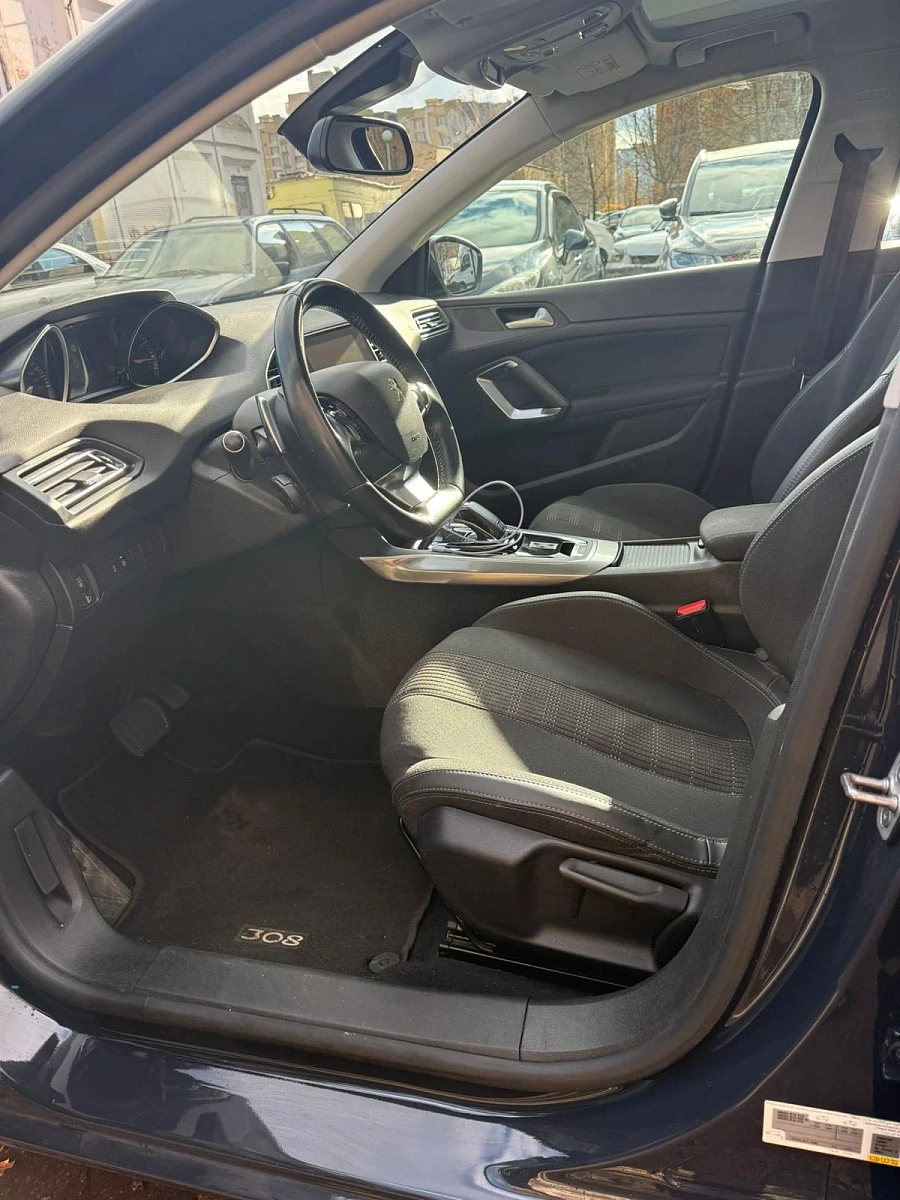 Peugeot 308, 2019г., передний привод, автомат
