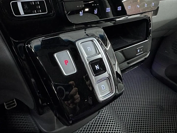 Hyundai Staria, 2022г, передний привод, автомат