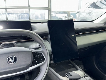 Changan Lamore, 2023г, передний привод, робот