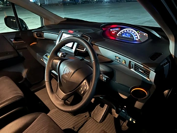 Honda Freed, 2012г, передний привод, вариатор