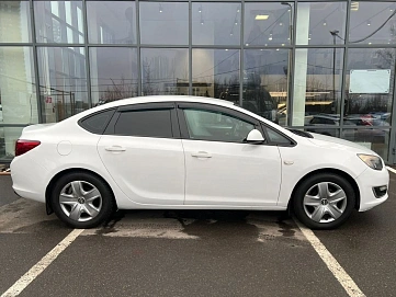 Opel Astra, 2012г, передний привод, автомат