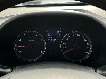 Hyundai Solaris, 2011г, передний привод, механика