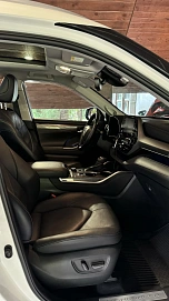 Toyota Highlander, 2021г, полный привод, автомат