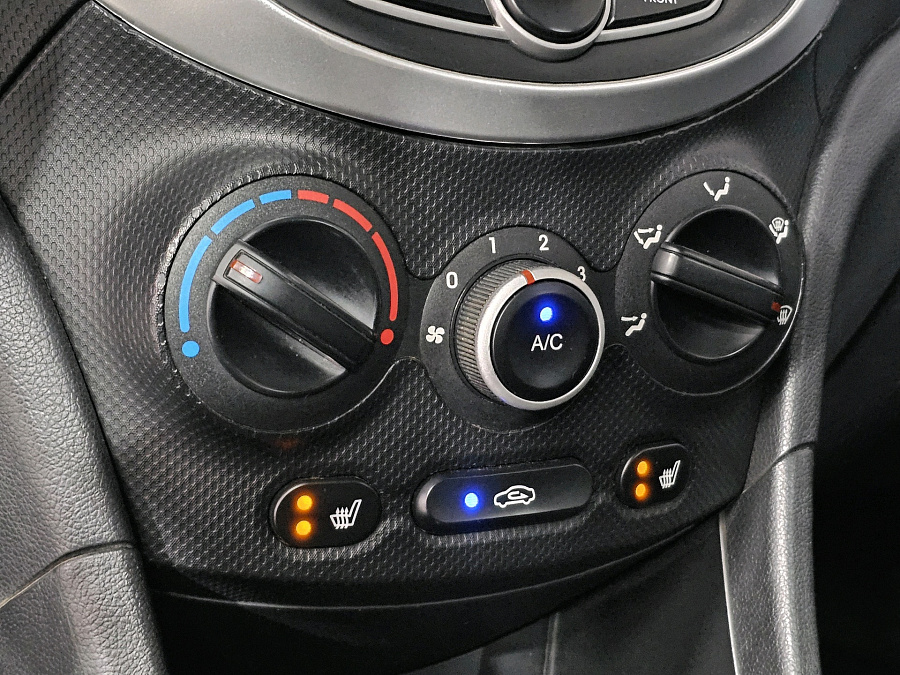 Hyundai Solaris, 2011г., передний привод, механика