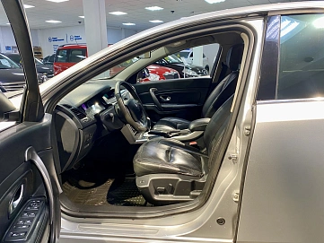 Renault Latitude, 2010г, передний привод, вариатор