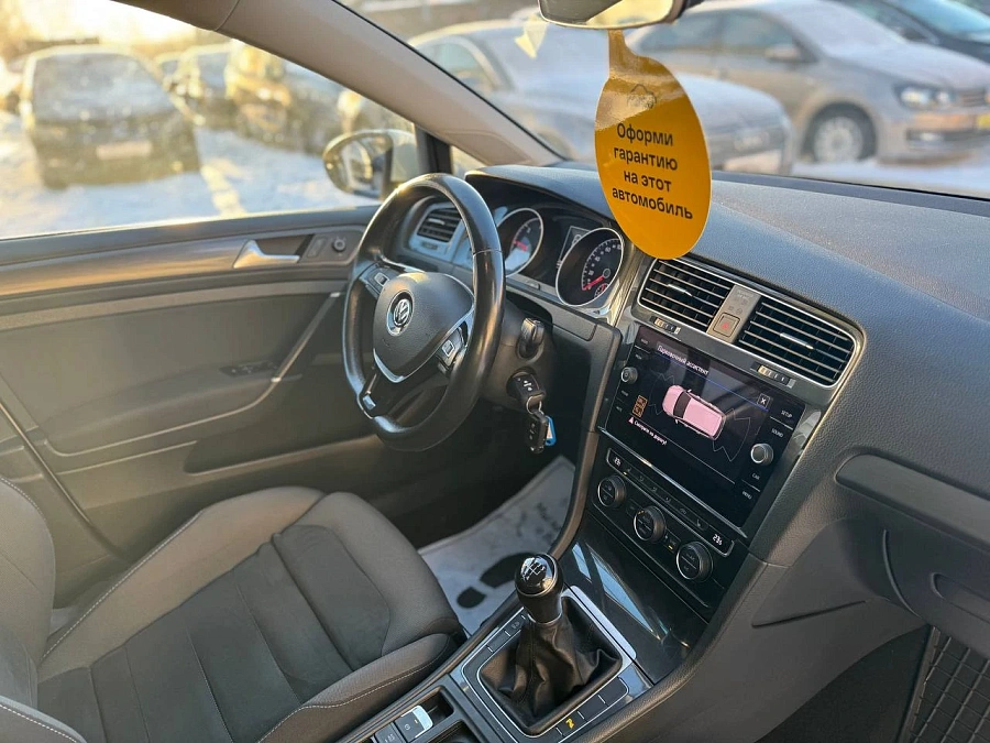 Volkswagen Golf, 2019г., передний привод, механика