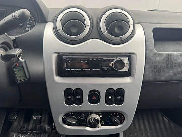 Renault Sandero, 2011г, передний привод, механика