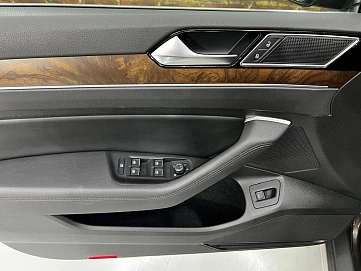 Volkswagen Passat, 2017г, полный привод, робот