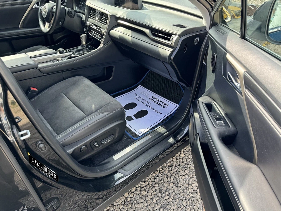 Lexus RX, 2019г., передний привод, автомат
