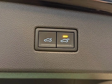 Volkswagen Tiguan, 2019г, передний привод, автомат