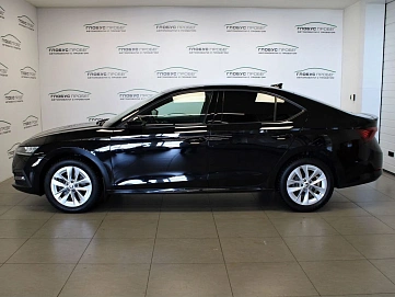 Skoda Octavia, 2021г, передний привод, автомат