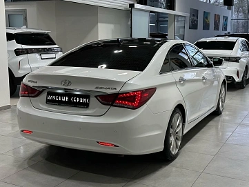 Hyundai Sonata, 2012г, передний привод, автомат