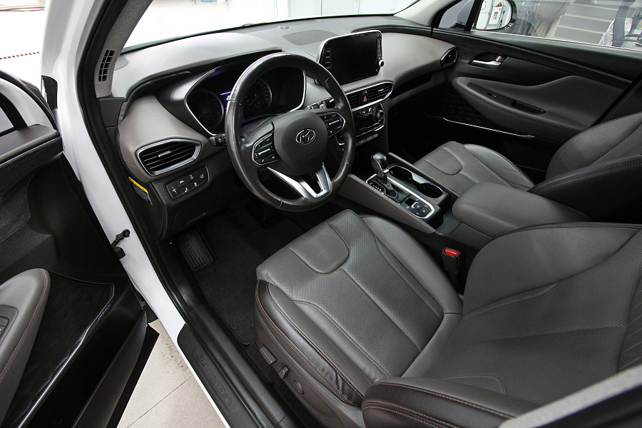 Hyundai Santa Fe, 2019г., передний привод, автомат