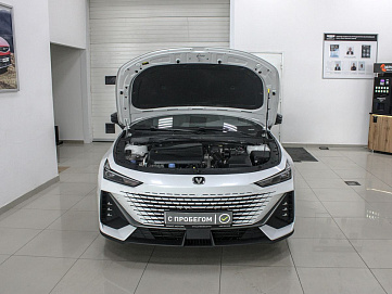 Changan UNI-V, 2023г, передний привод, робот