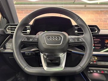 Audi , 2025г., передний привод, робот