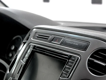 Volkswagen Tiguan, 2016г, передний привод, робот
