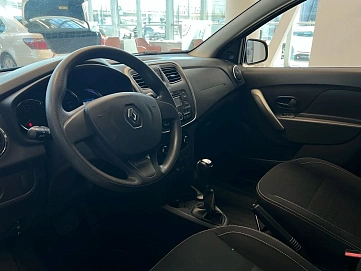 Renault Logan, 2017г, передний привод, автомат