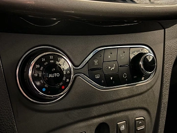 Renault Logan, 2021г, передний привод, автомат