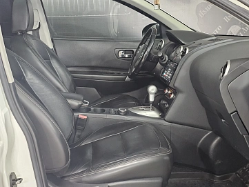 Nissan Qashqai, 2010г, передний привод, вариатор
