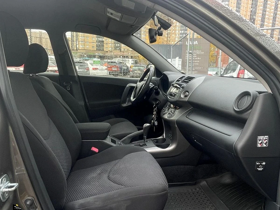 Toyota RAV4, 2012г., полный привод, вариатор