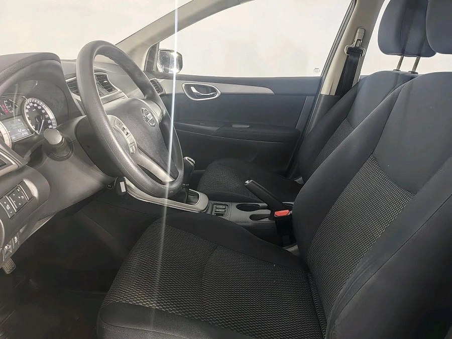 Nissan Tiida, 2015г., передний привод, механика