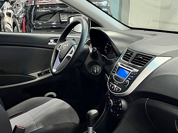 Hyundai Solaris, 2013г, передний привод, автомат