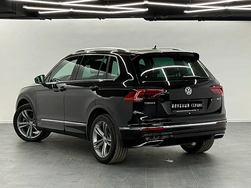 Volkswagen Tiguan, 2020г, полный привод, робот