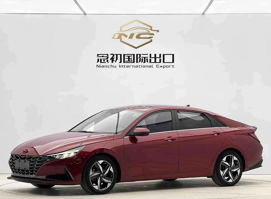 Hyundai Elantra, 2022г., передний привод, вариатор