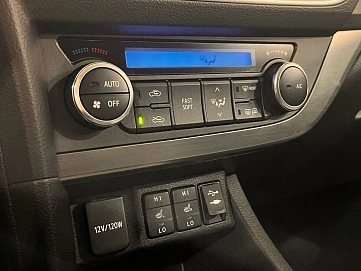 Toyota Auris, 2013г, передний привод, вариатор