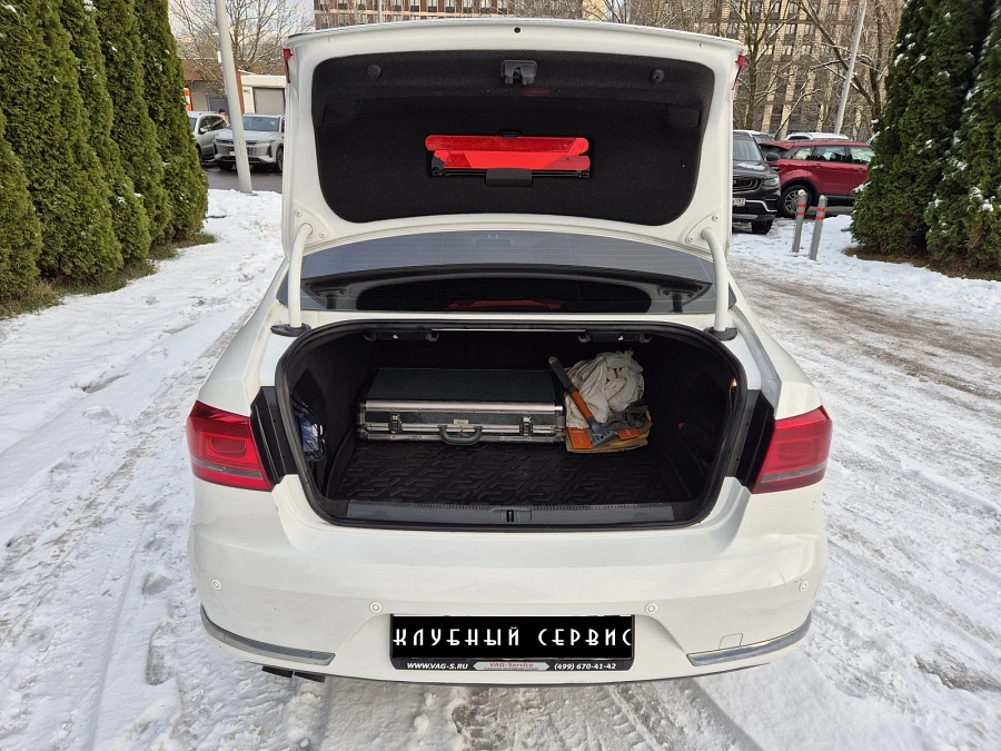 Volkswagen Passat, 2011г., передний привод, робот