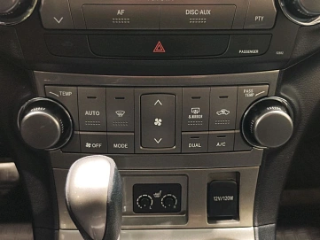 Toyota Highlander, 2013г, полный привод, автомат