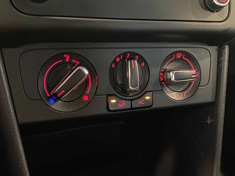 Volkswagen Polo, 2011г., передний привод, механика