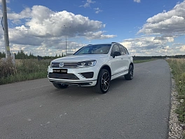 Volkswagen Touareg, 2017г, полный привод, автомат